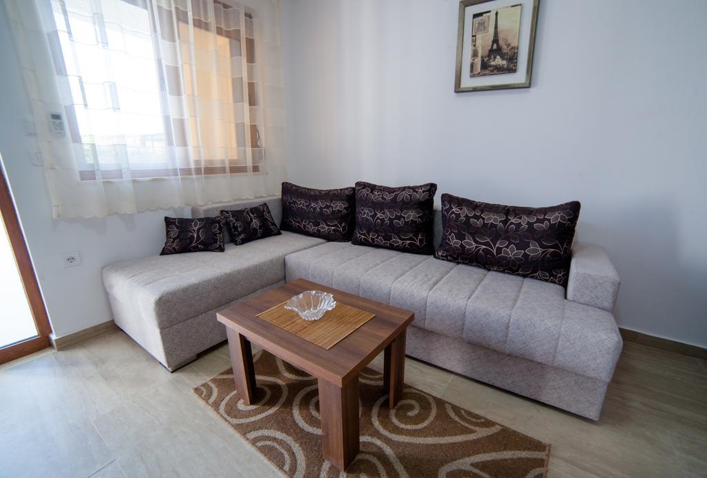 Kollari Apartments Улцинь Экстерьер фото