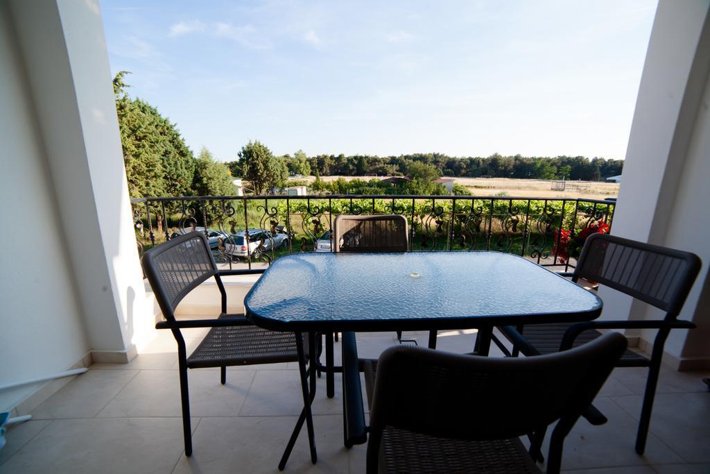 Kollari Apartments Улцинь Экстерьер фото