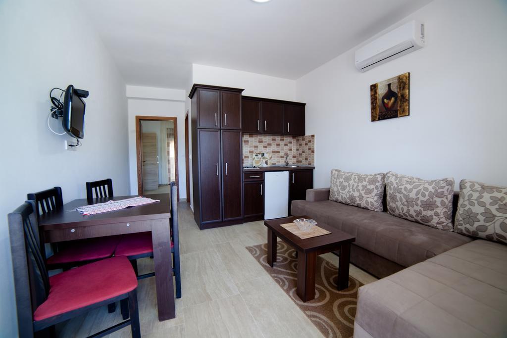 Kollari Apartments Улцинь Экстерьер фото