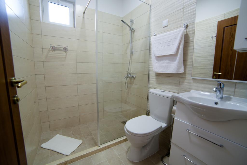 Kollari Apartments Улцинь Экстерьер фото