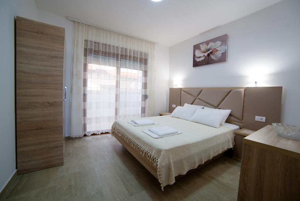 Kollari Apartments Улцинь Экстерьер фото