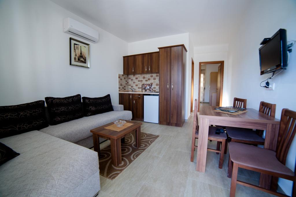 Kollari Apartments Улцинь Экстерьер фото
