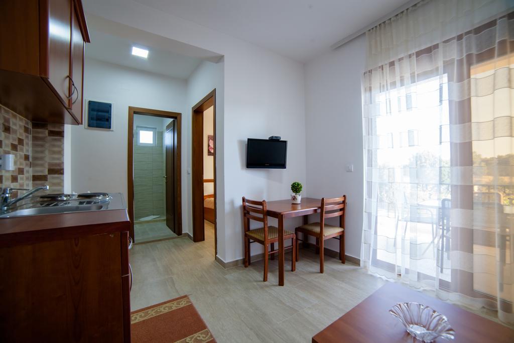 Kollari Apartments Улцинь Экстерьер фото